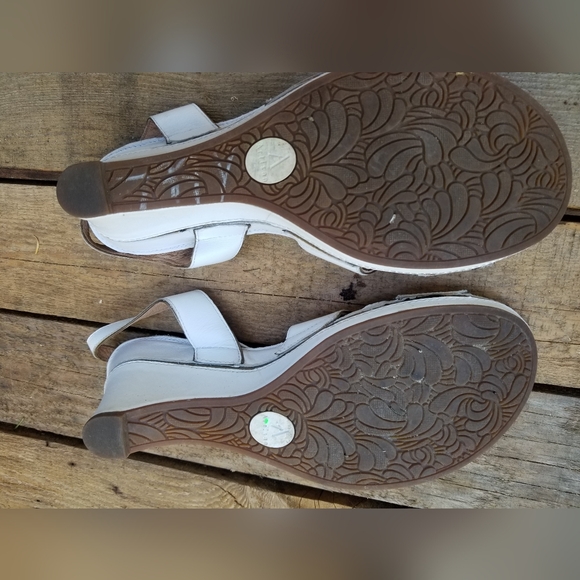 Size 10 High Heel Sandle Shoes Black Tsubo & White Clark's Artisan Collection - Picture 8 of 15